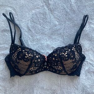 VS Elegant Black Lace Bra